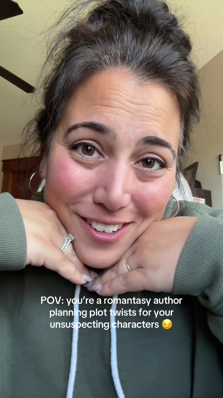@Gabby Grahek | Romance Author