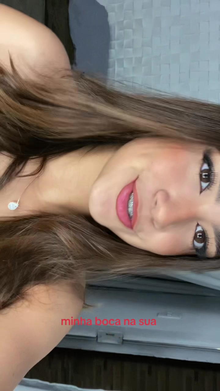 @liviaareiss_