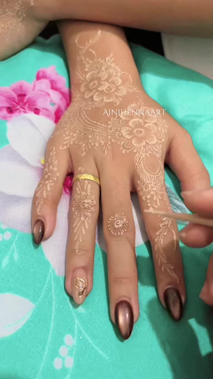 @Aini Henna