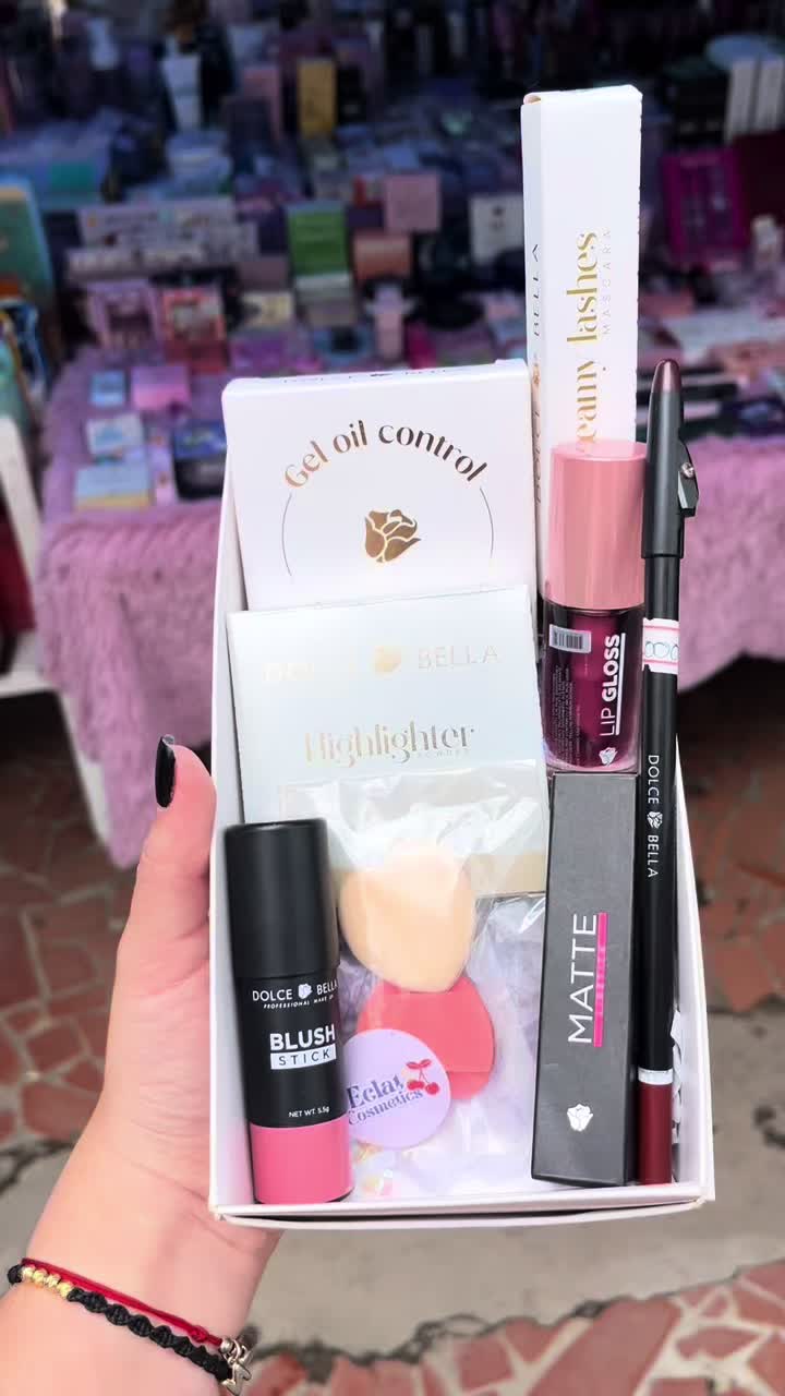 @Éclat Cosmetics