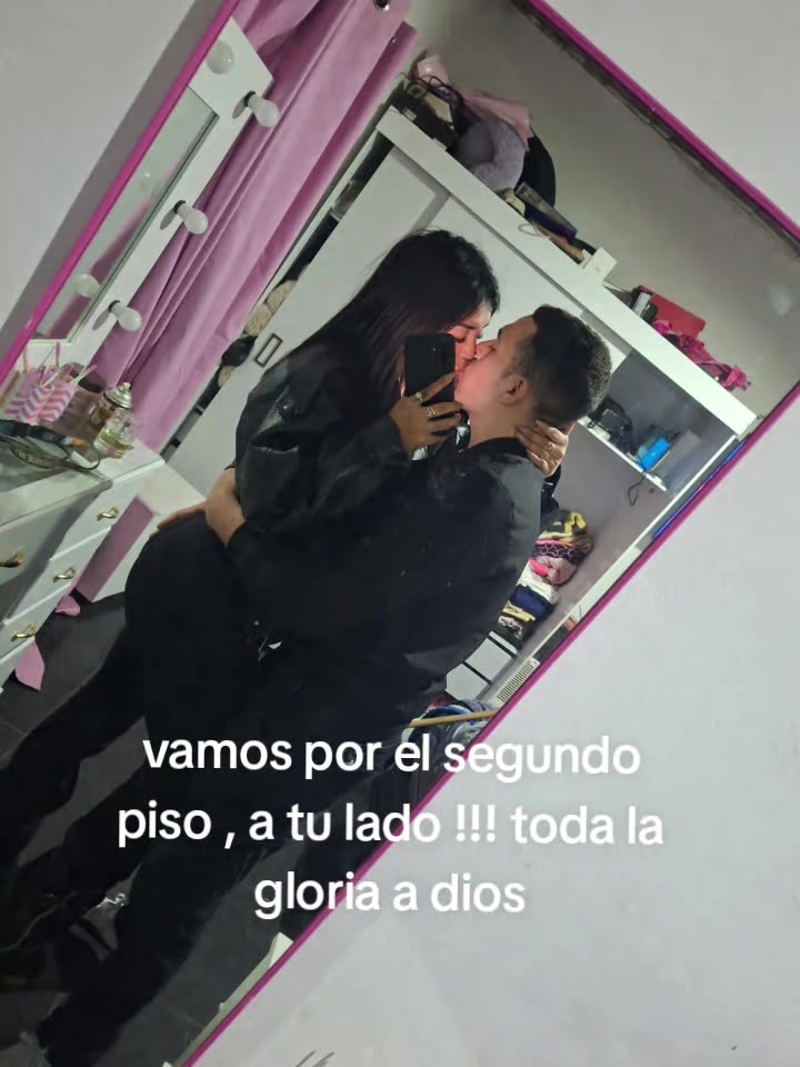 @lauraazar