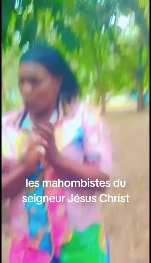 @LA MERE DE MULTITUDE
