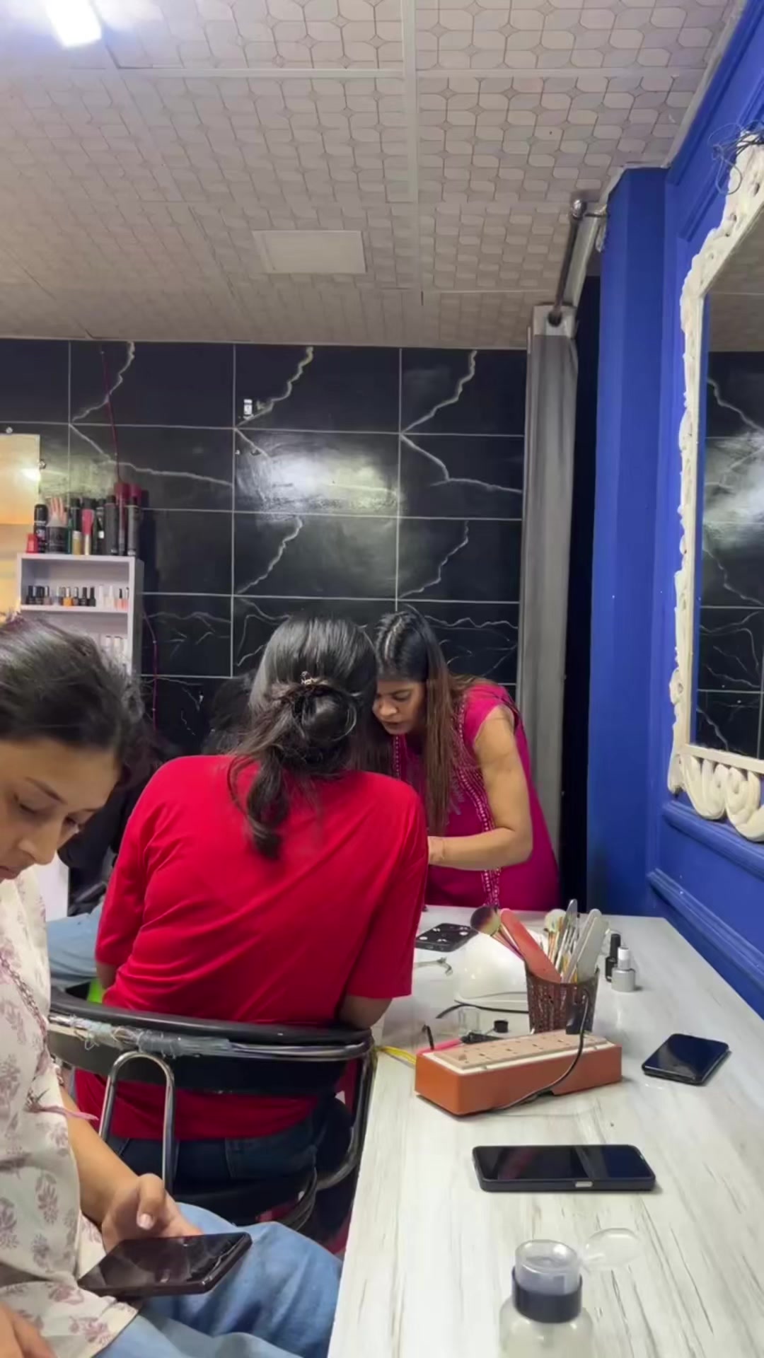 @Roshani beauty salon