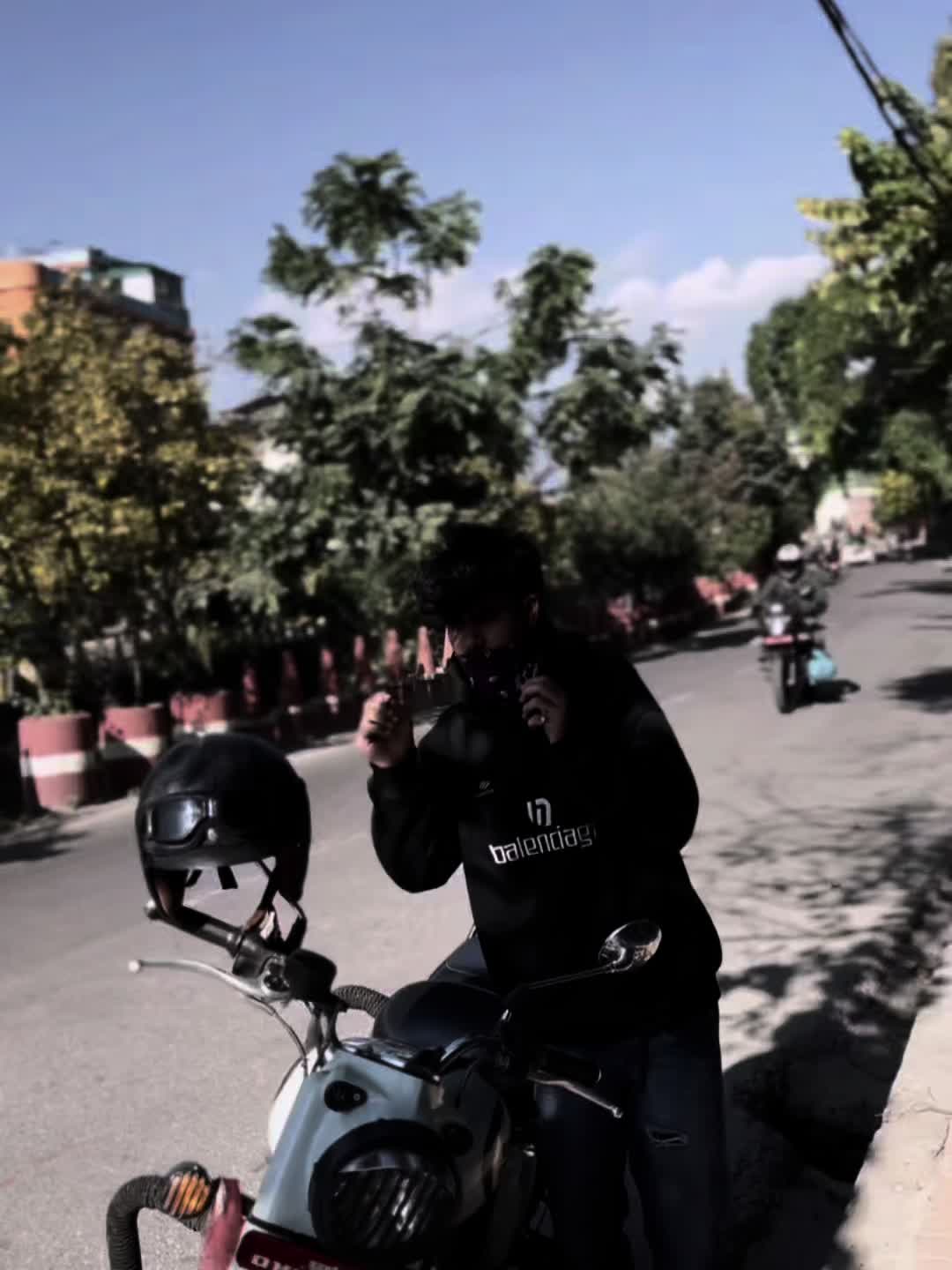 @Mᴀʜᴇsʜ 