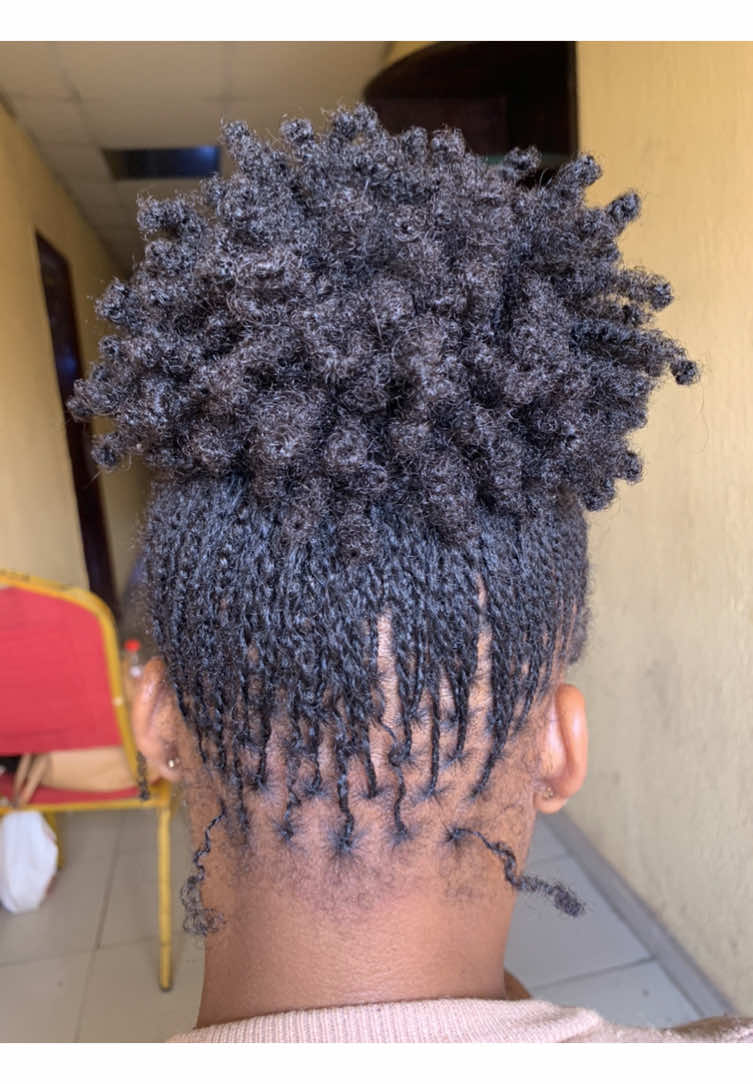 @Riri the twist girl😁