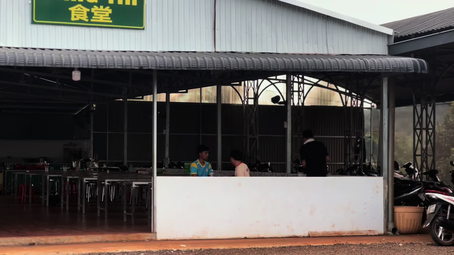 @Út thích đi tuorr