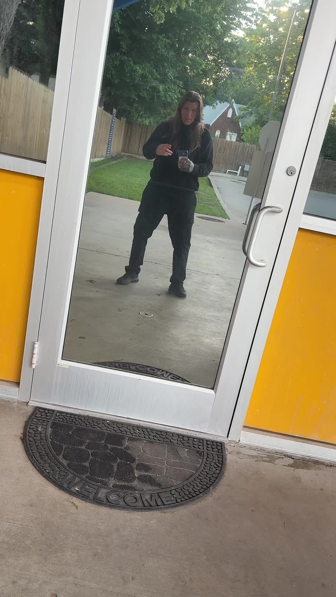 @Tee
