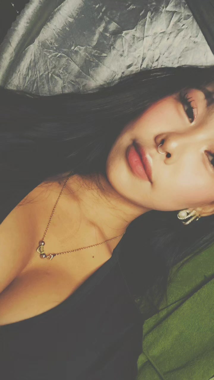 @𝖙𝖊𝖙ᴢʏ(ღ˘⌣˘ღ)