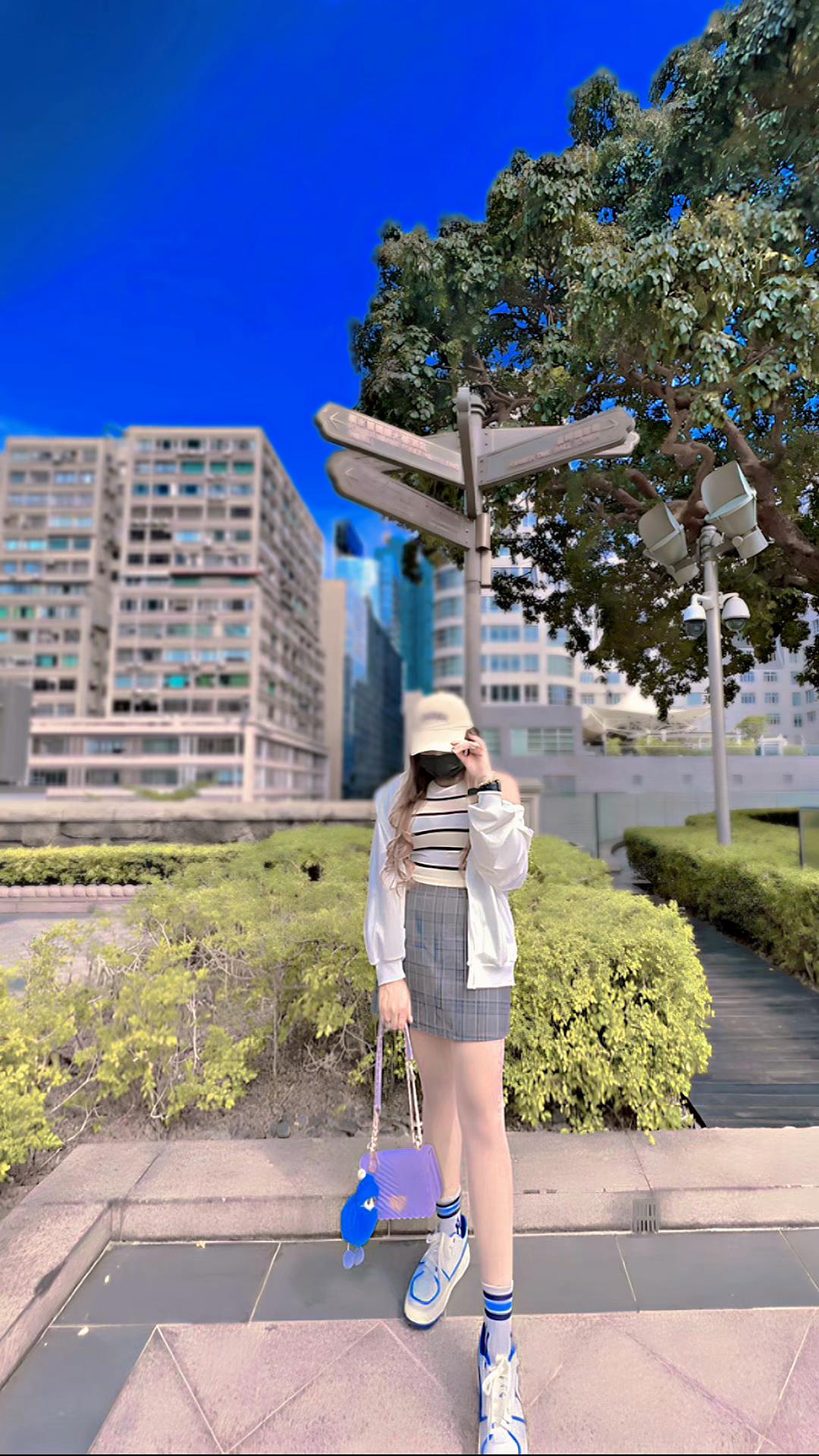 @AMI AGHATA🇭🇰