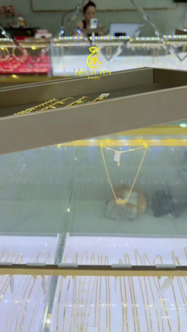@Bốn Luyện Jewelry