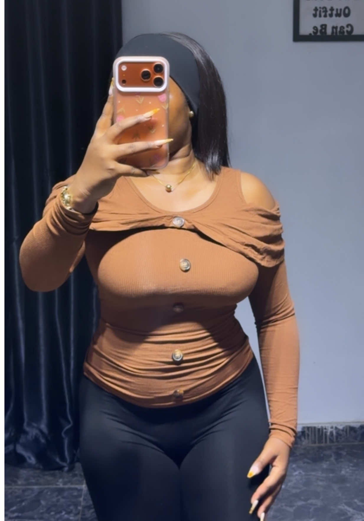 @Deluxebyaduke (CLOTHING STORE)