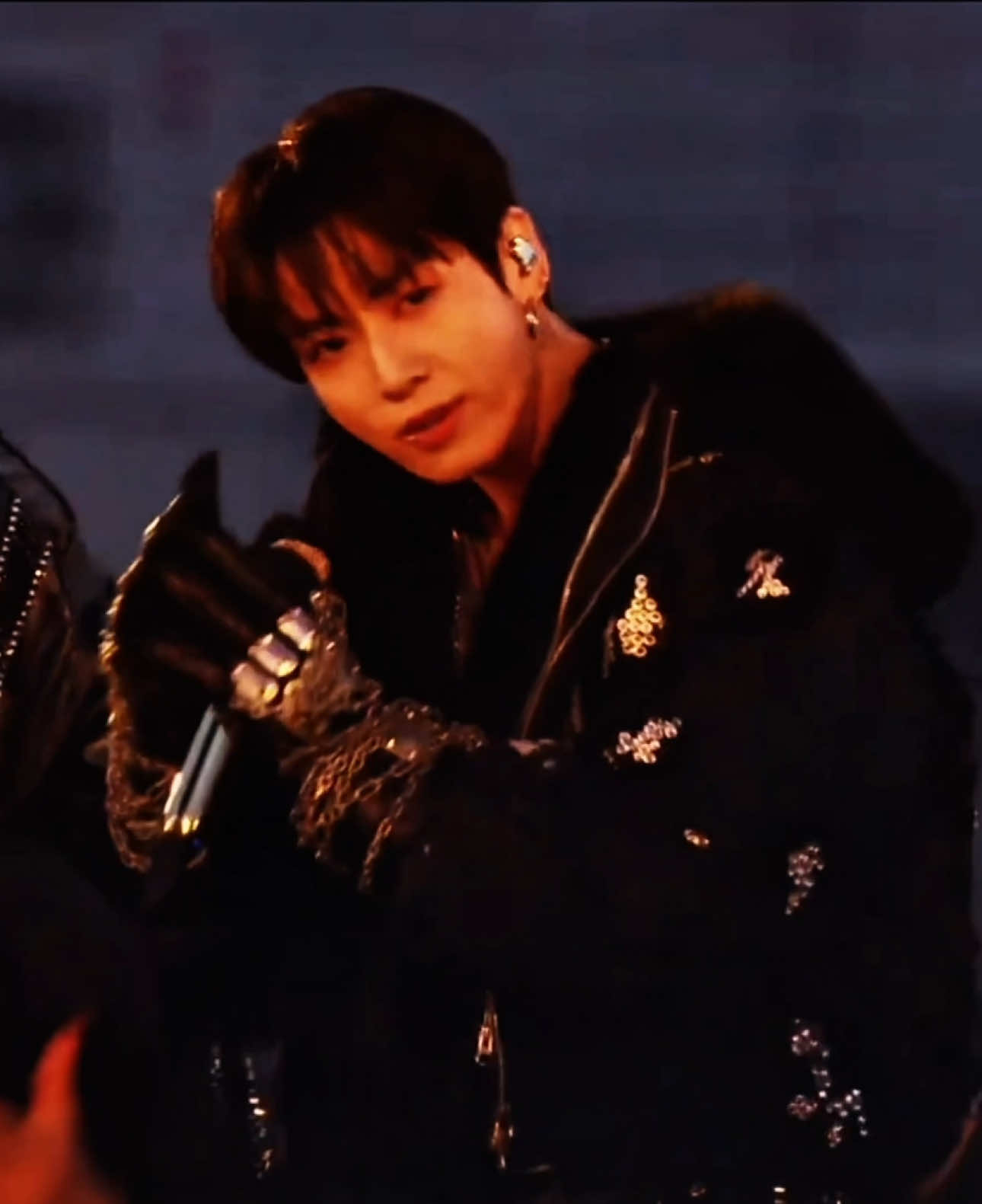 @ash⁷ is seeing BTS