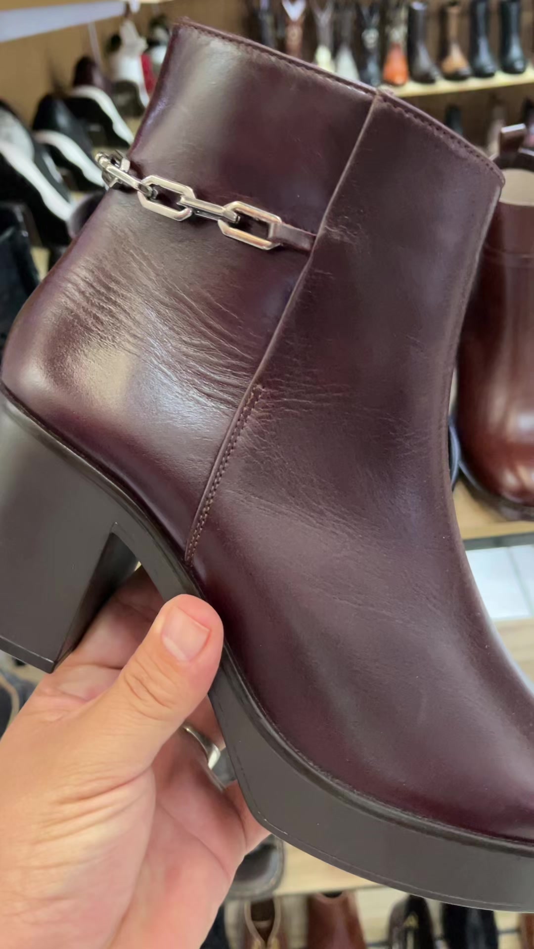@Luxy Zapaterias