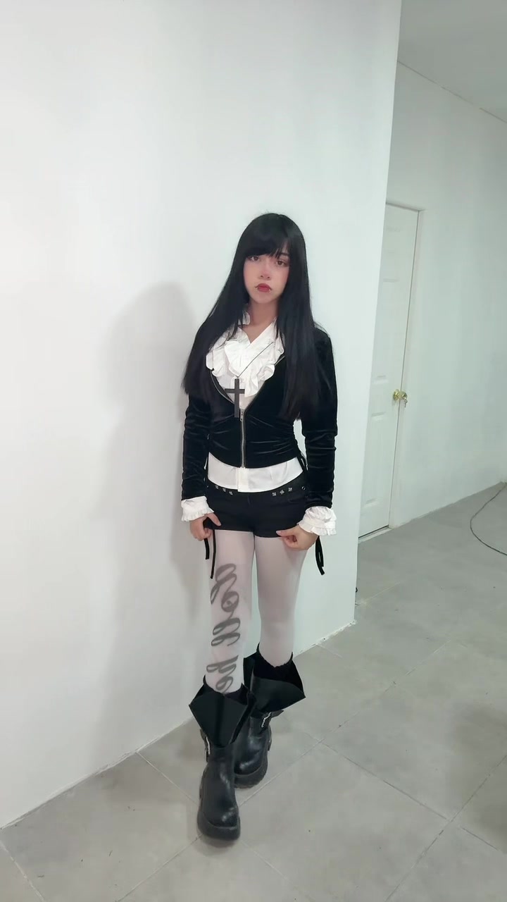 @Jazlyn (。・ω・。)