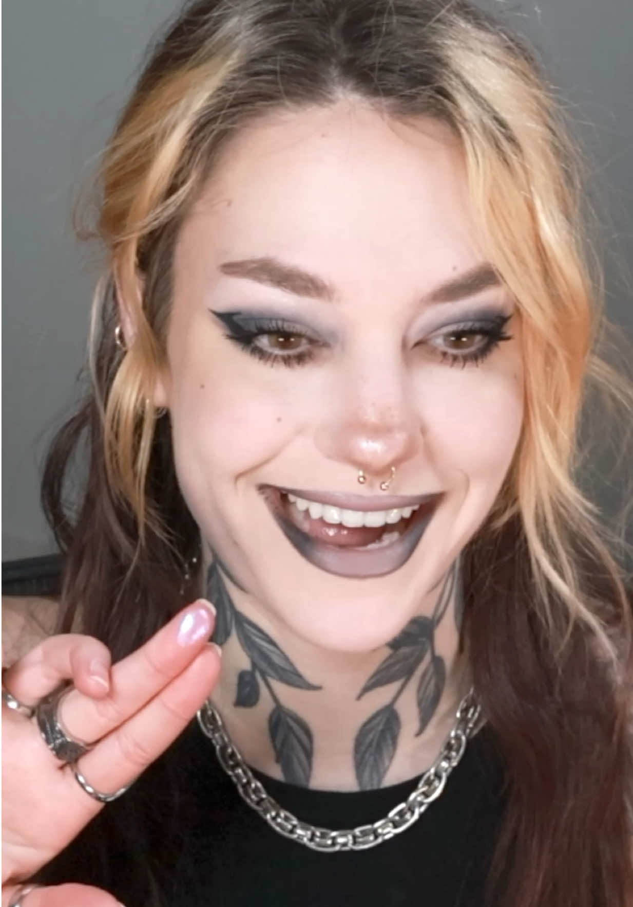 @CourtneyQuarantine