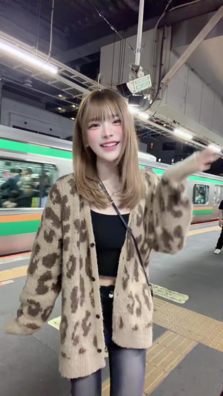@ゆーこす