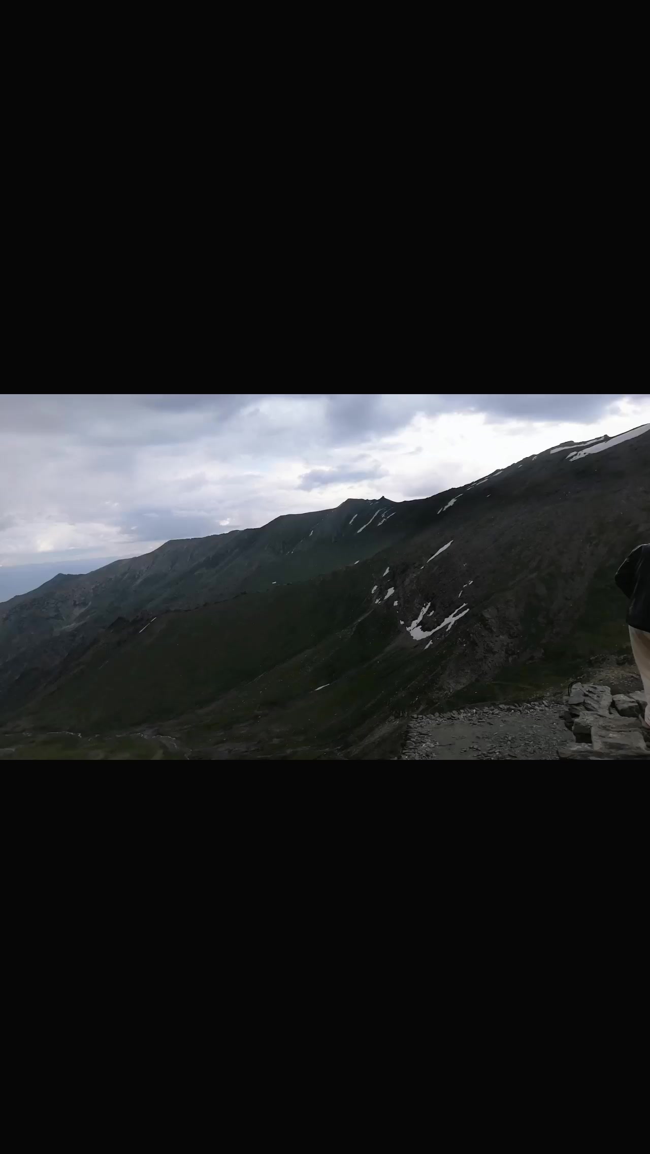 @Travel_with_Waqas