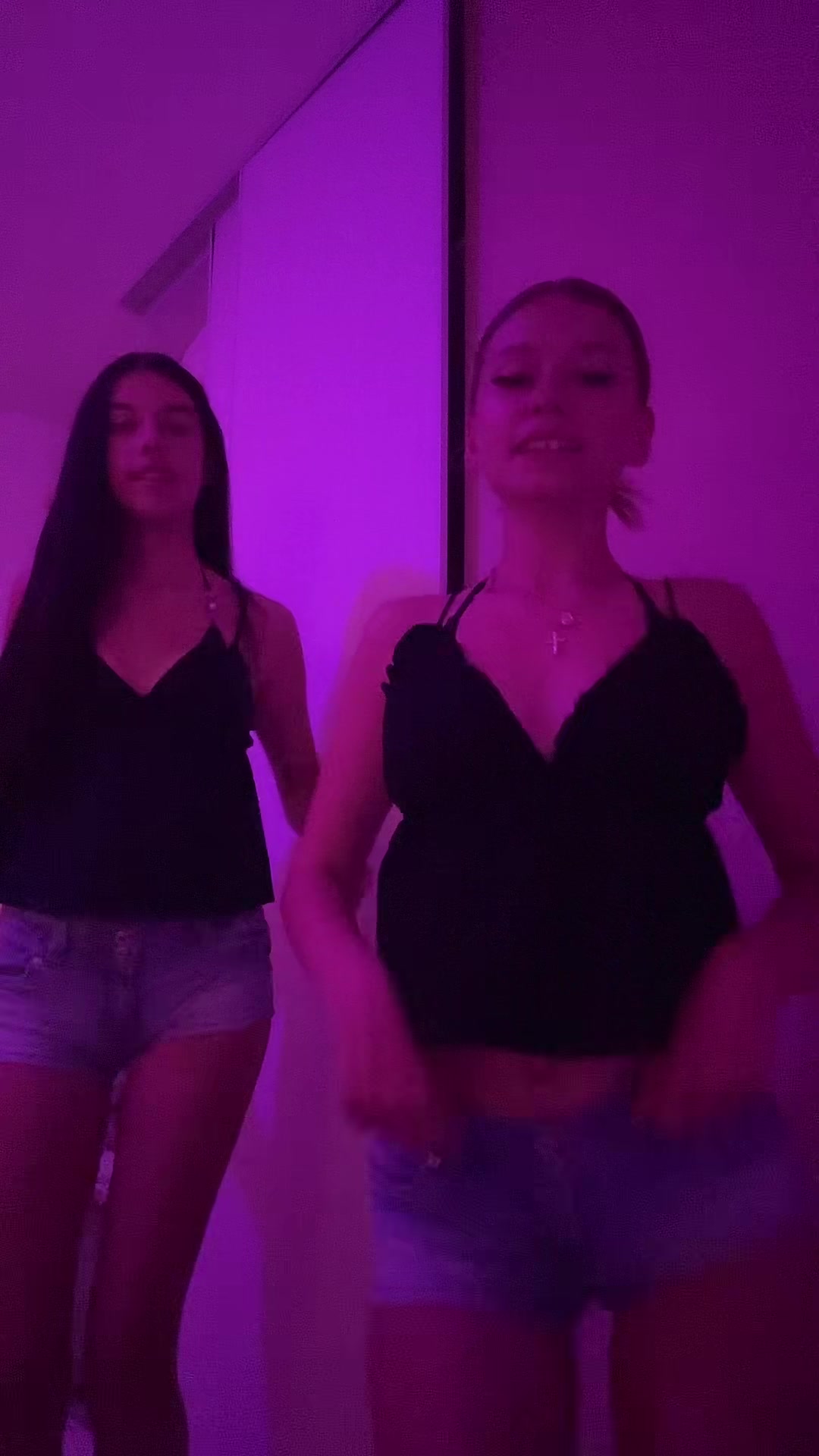 @🫶🏼