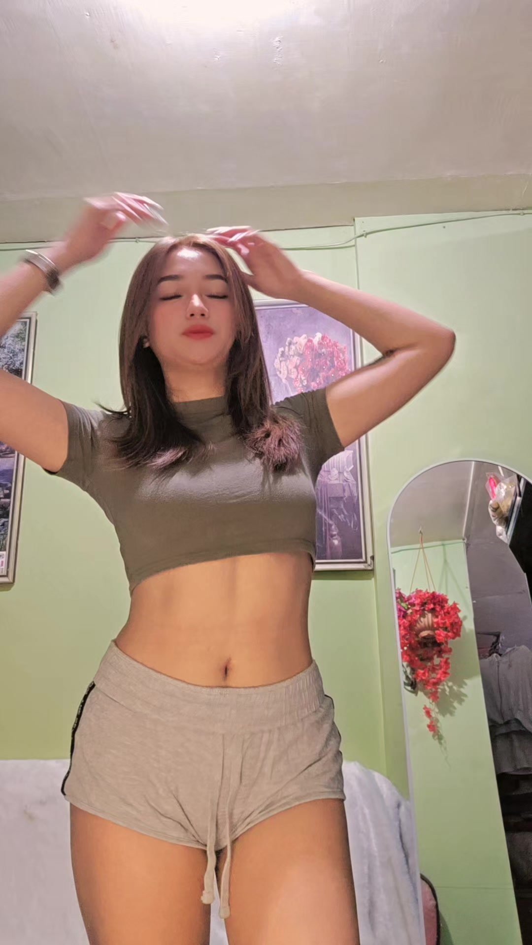 @Ella