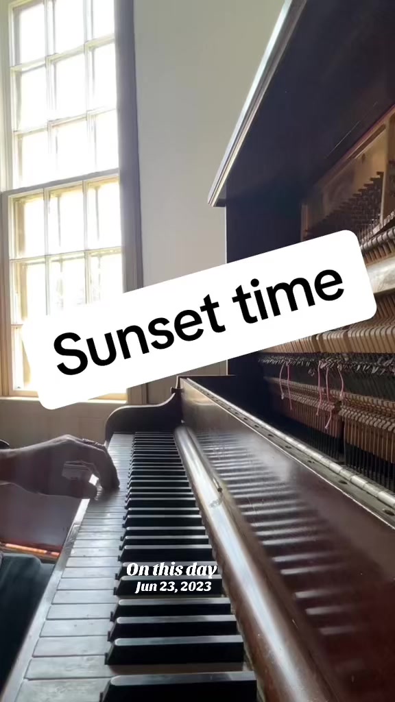 @PEI Sunsets & Old School Piano