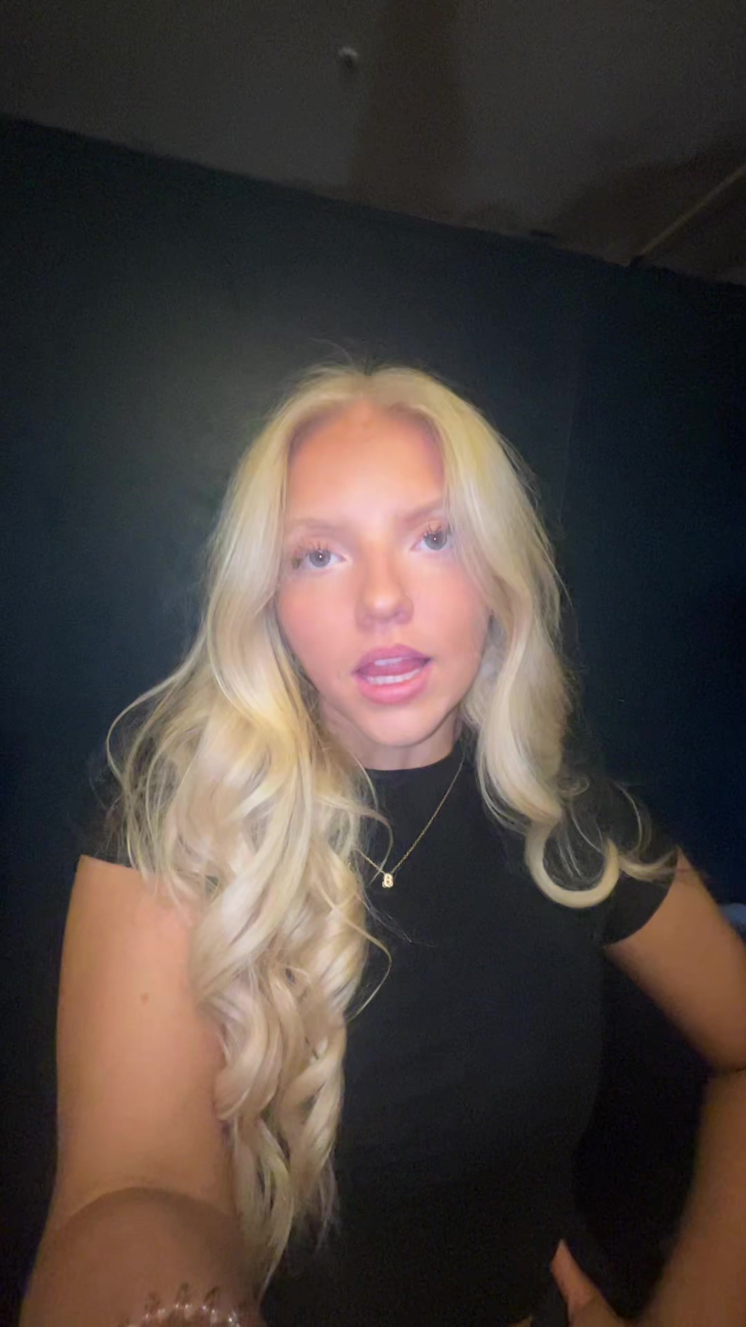 @👱🏼♀️