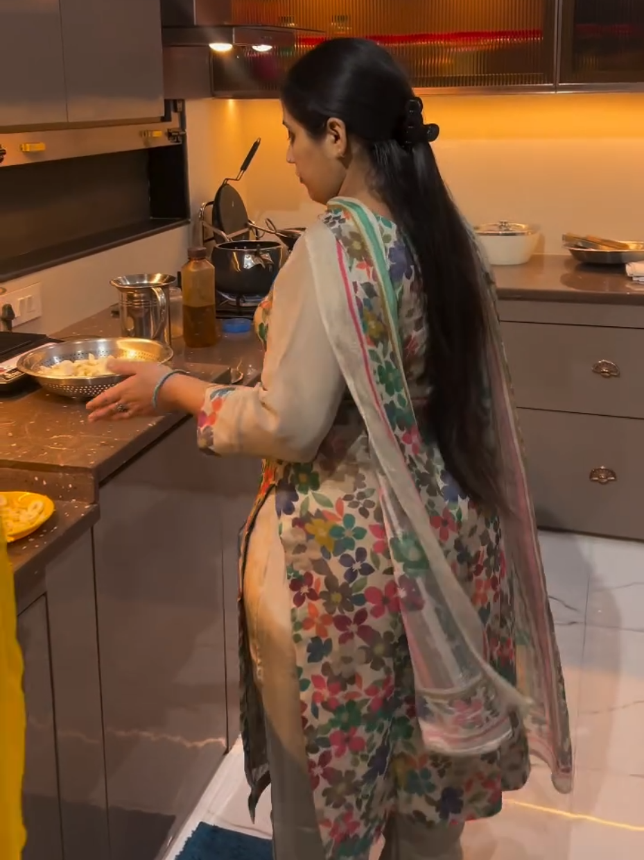 @𝐌𝐚𝐫𝐢𝐚 Gujjar