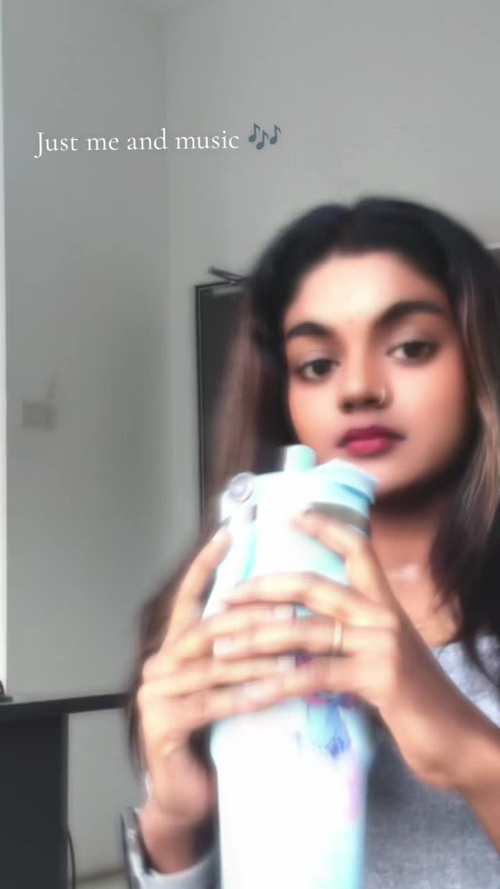 @أنيتا👀🤍🌙