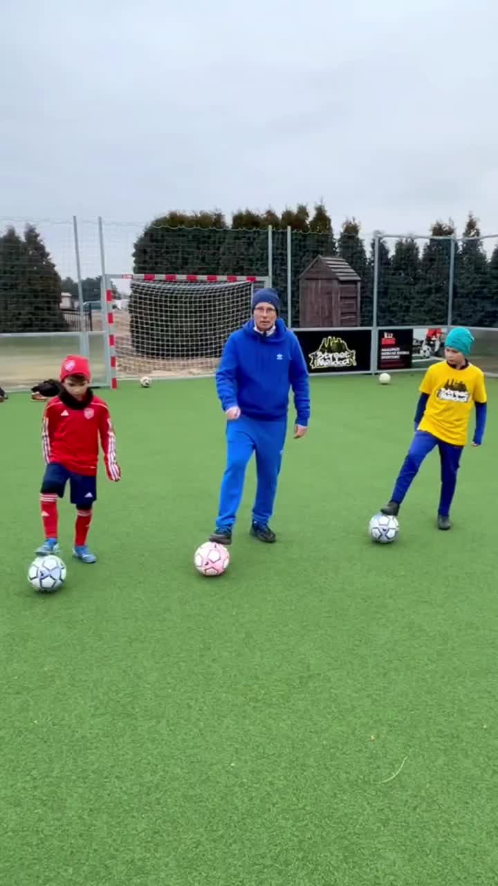 @Trener Dryblingu Piłkarskiego