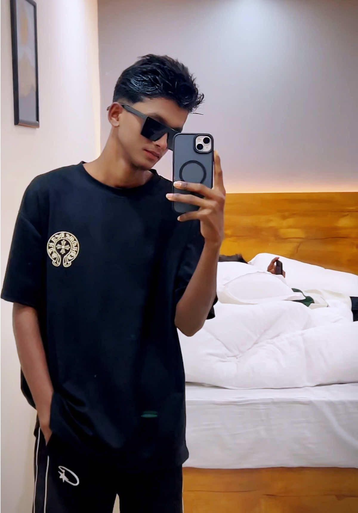 @MADHESI__XAURA