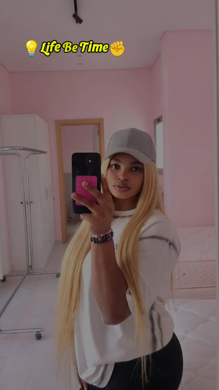 @╰┈➤💜pretty babe 💜💜