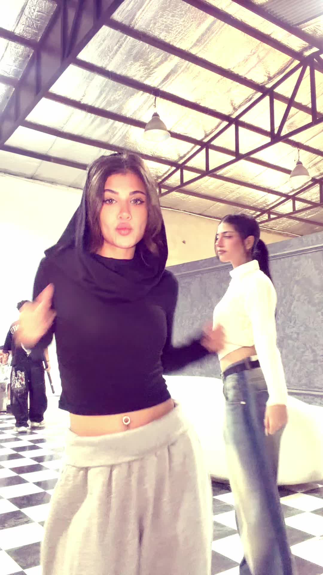@neeg1n