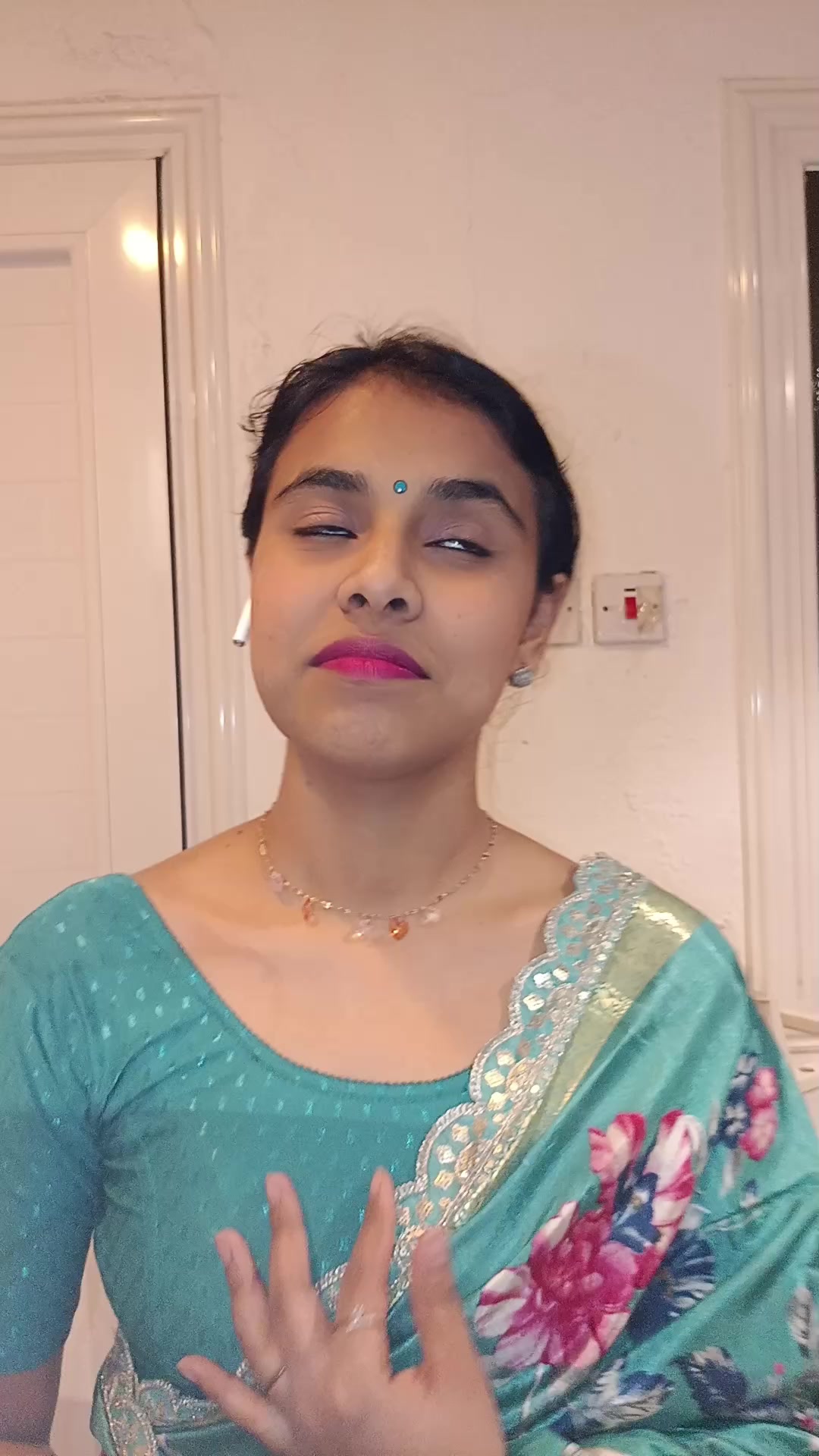 @अरुणा 😊