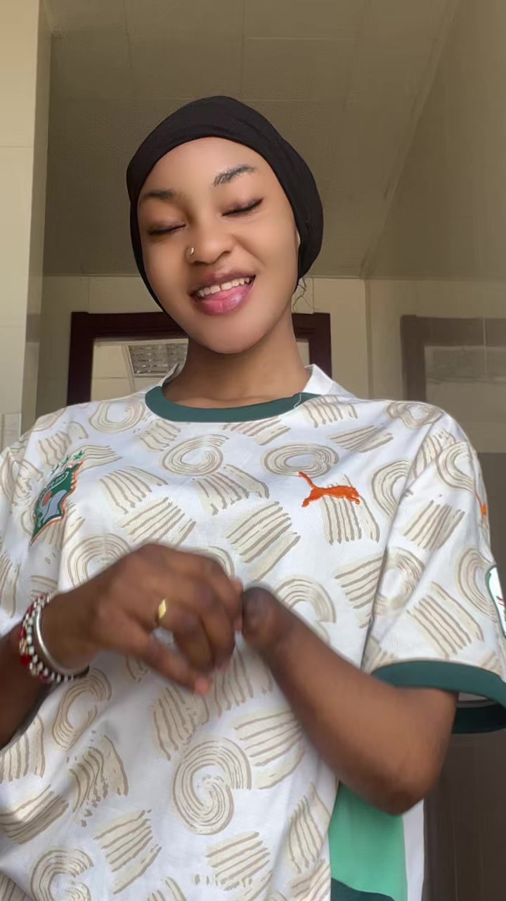 @Mira_bb 🍯🍫🍁