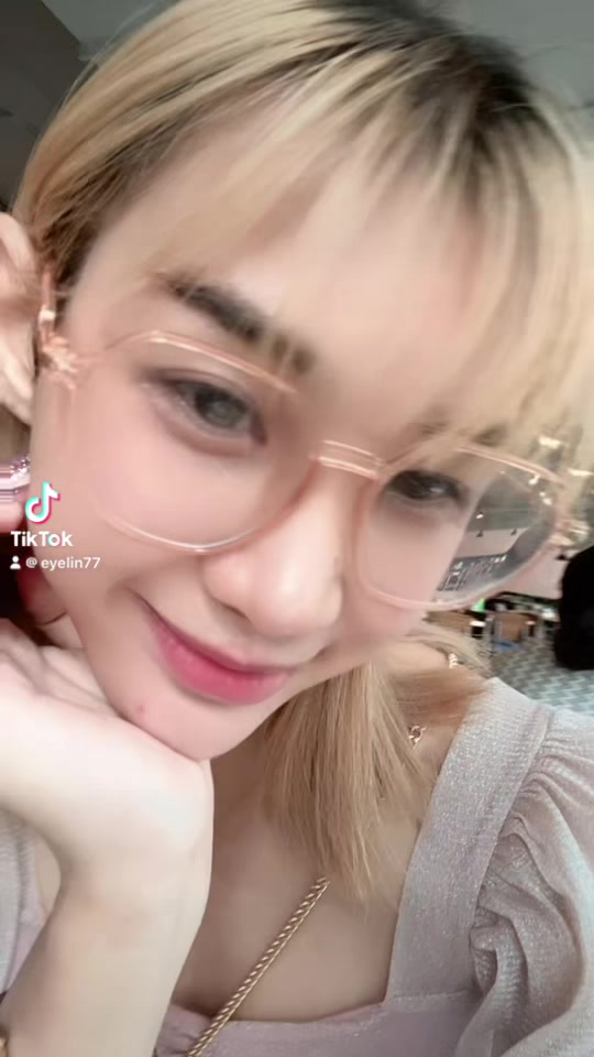 @ehylin. Story