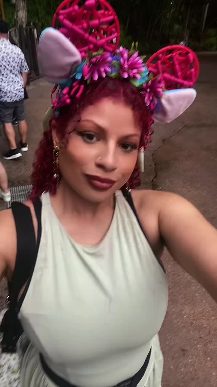 @VivianTheSharkSlayer