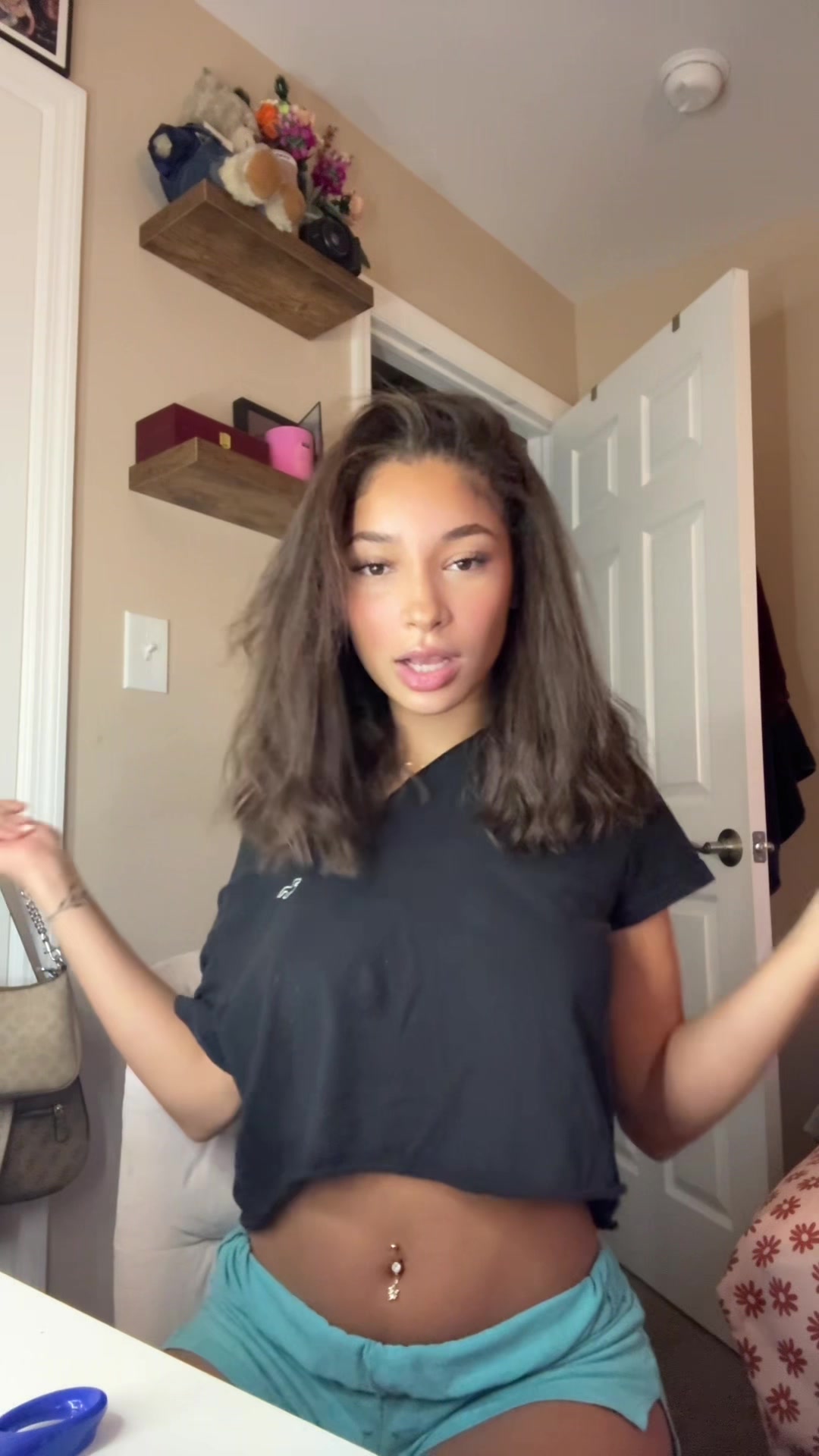 @aravely_