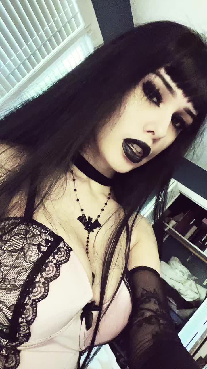 @Maria🦇