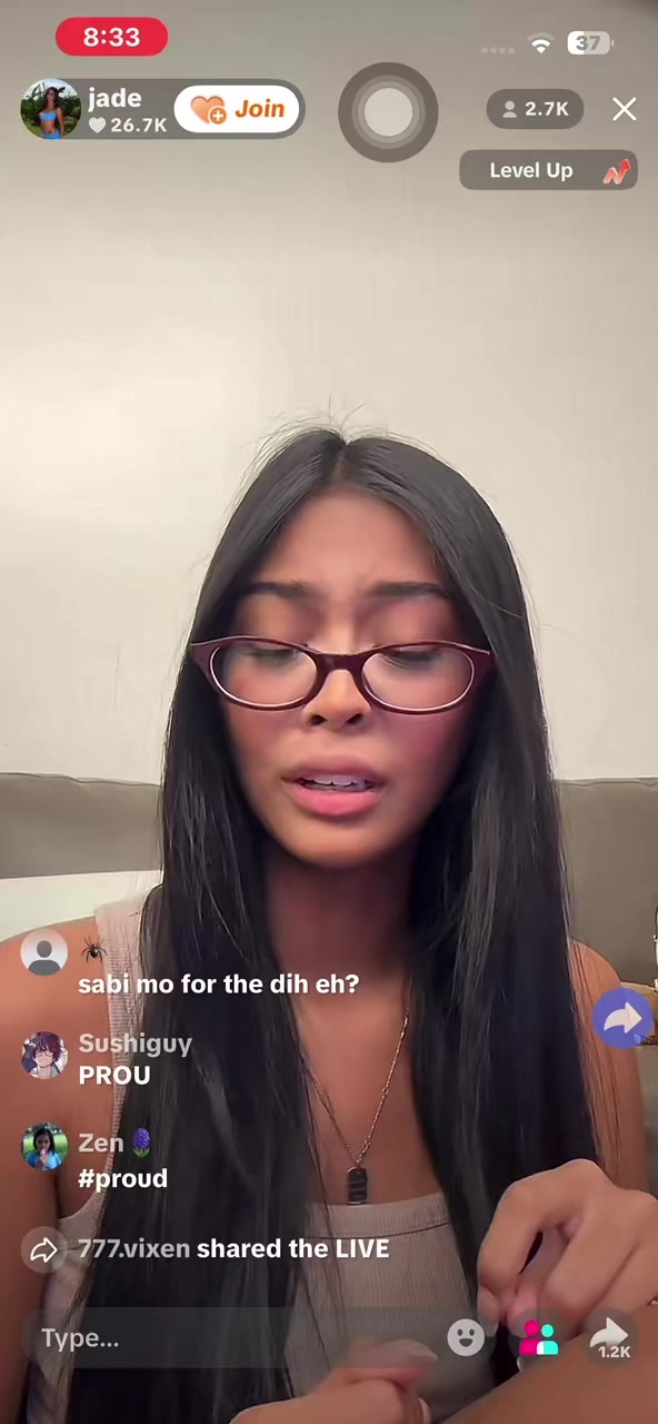 @🫨