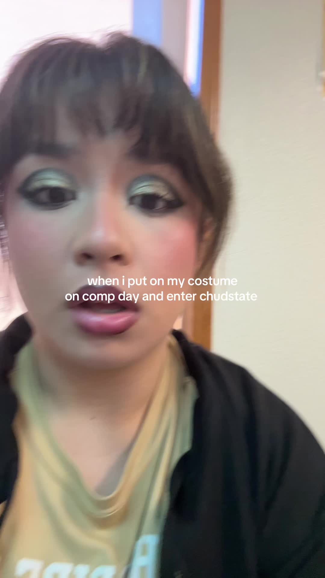@☕️🪬🧃📔🪡👩🏽&zwj;🎨
