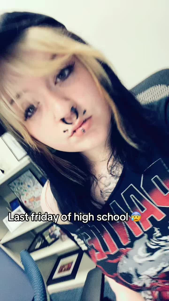 @Moldy🦇🥀