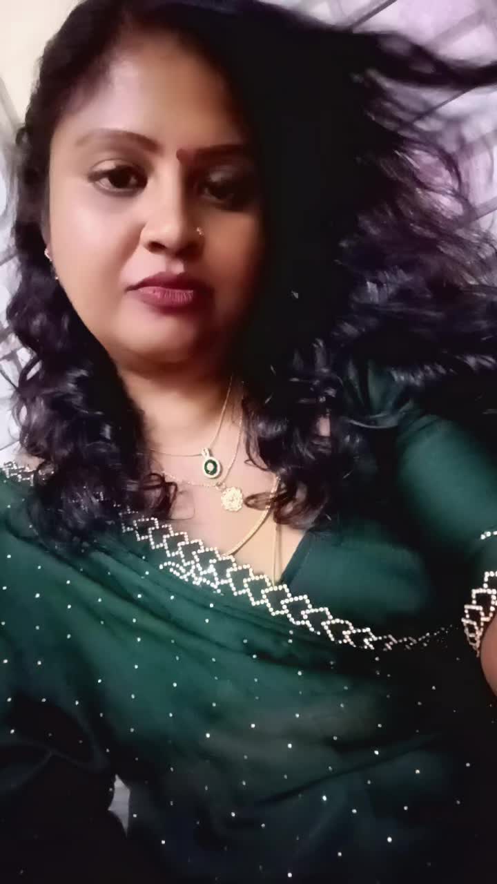 @SweethuVanie