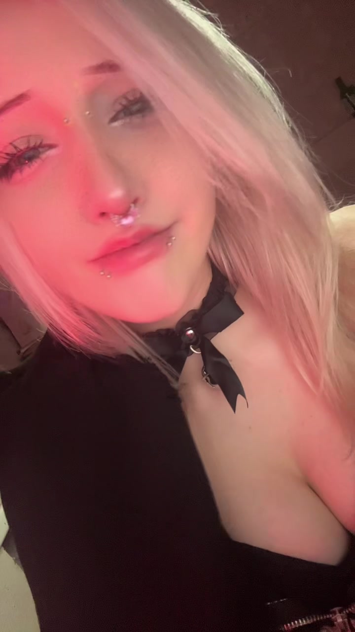 @lollikily