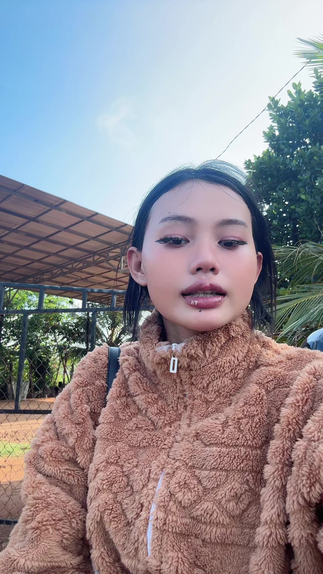 @មួយហ័ង្គ សាឡន