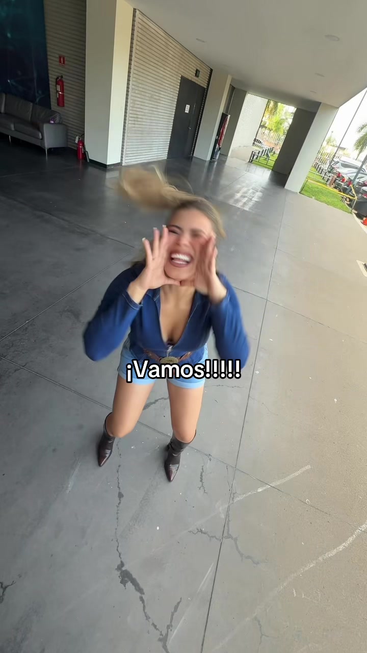 @Linda Sibrián