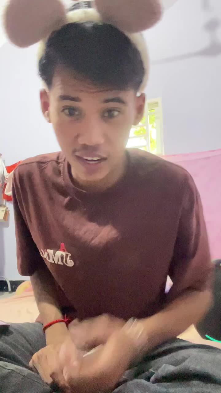 @R&hellip;🦅
