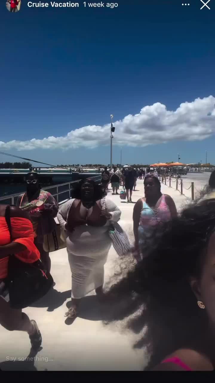 @chrisshaysofunnyy