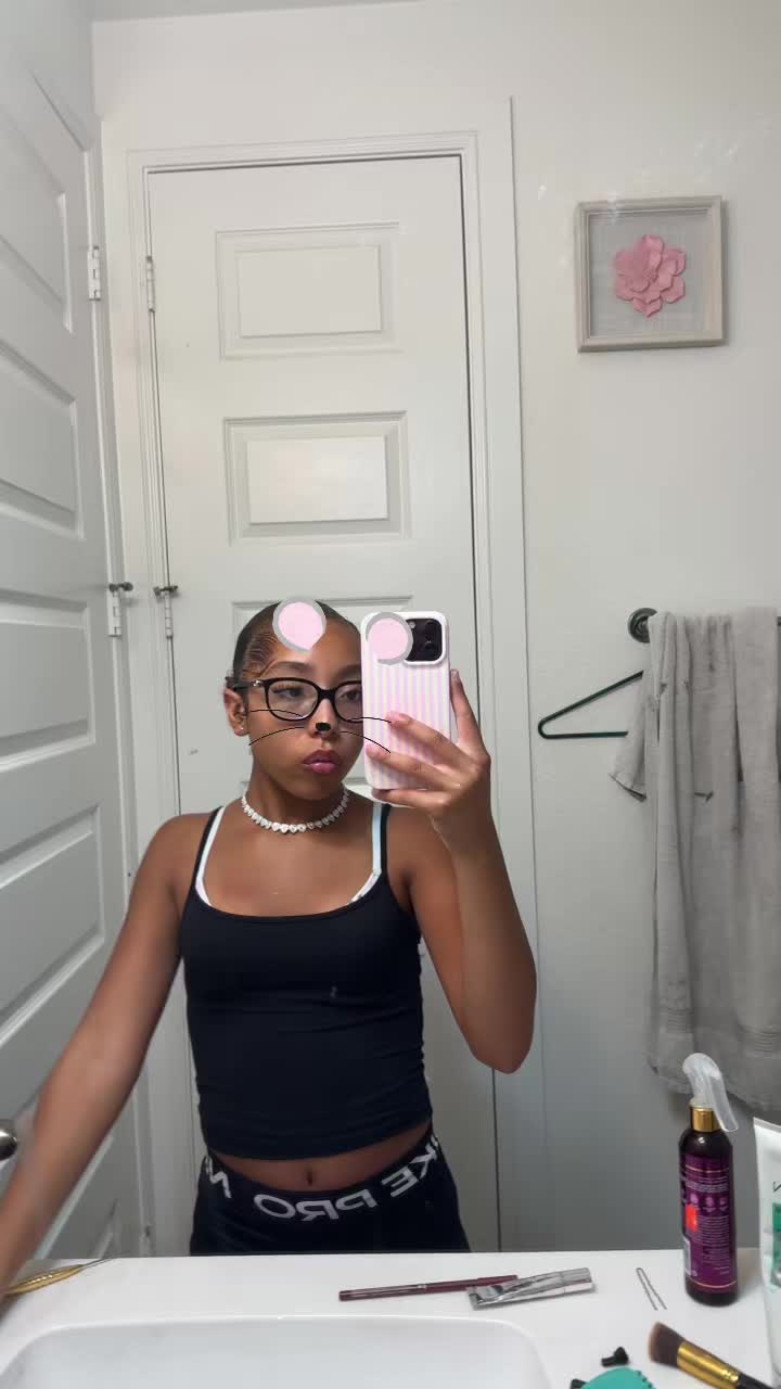 @🦄