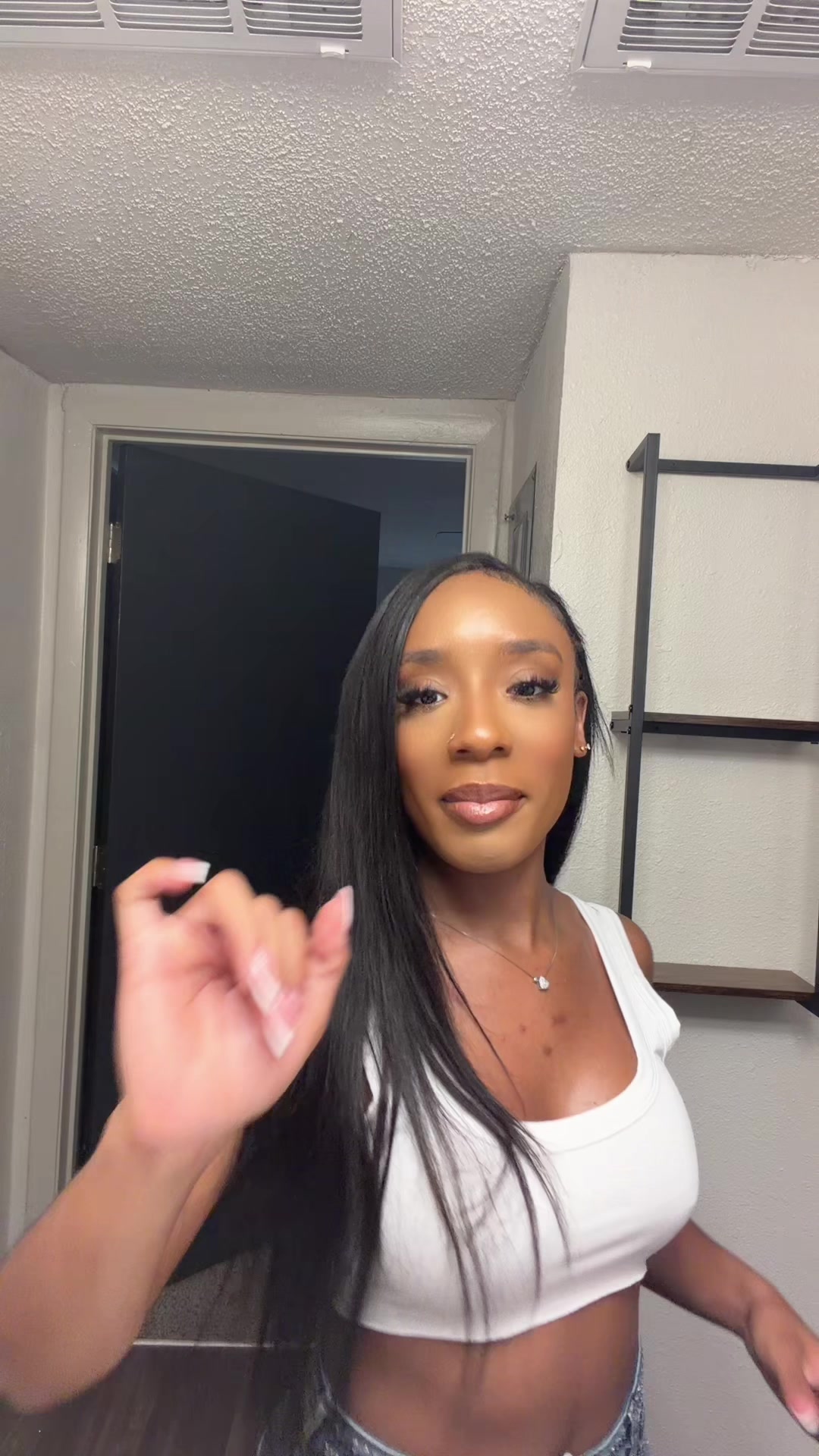 @riahnicole