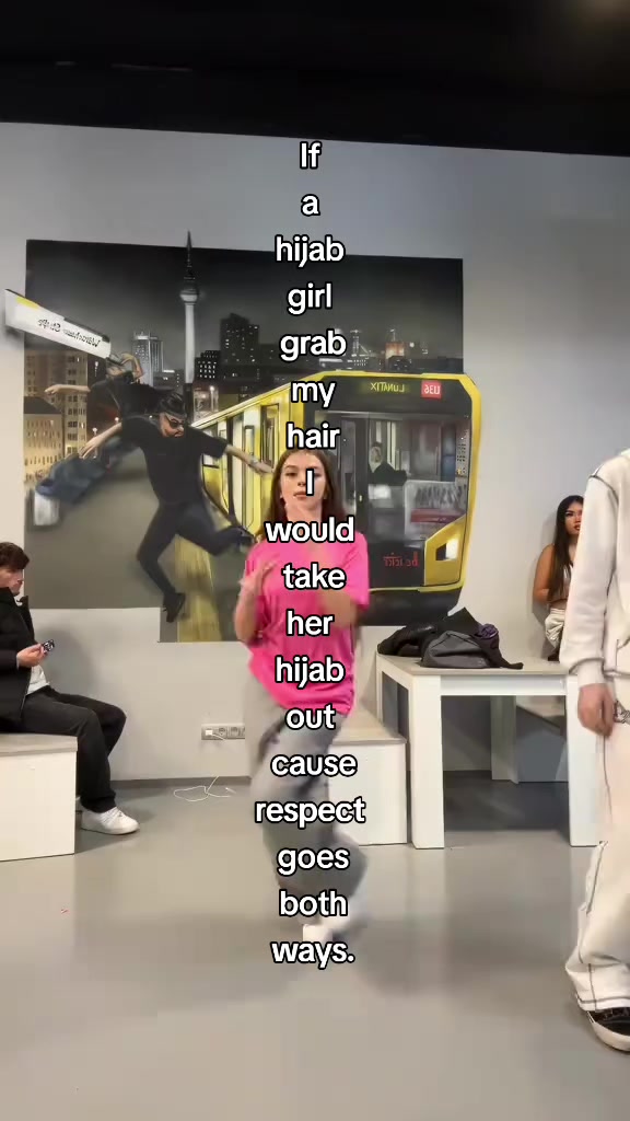 @𝐄𝐌𝐈𝐋𝐋𝐘