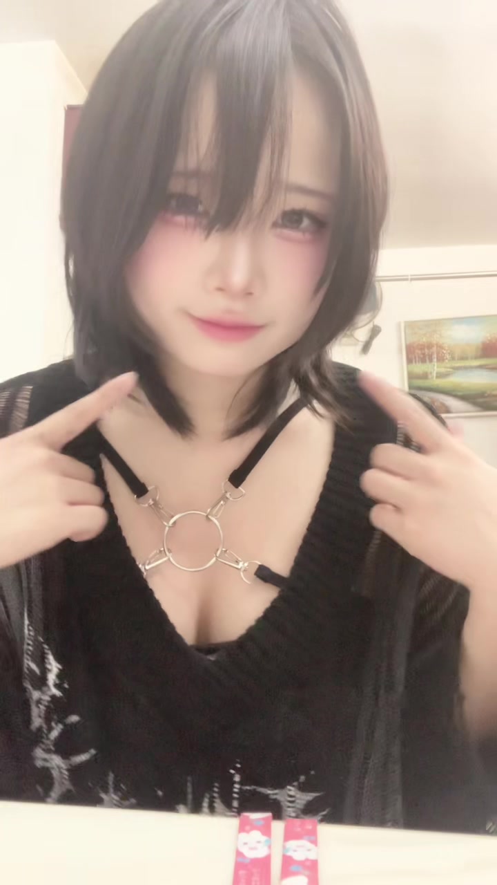 @玥